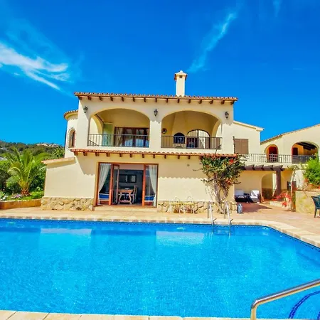 Alice - With Private Swimming Pool In *